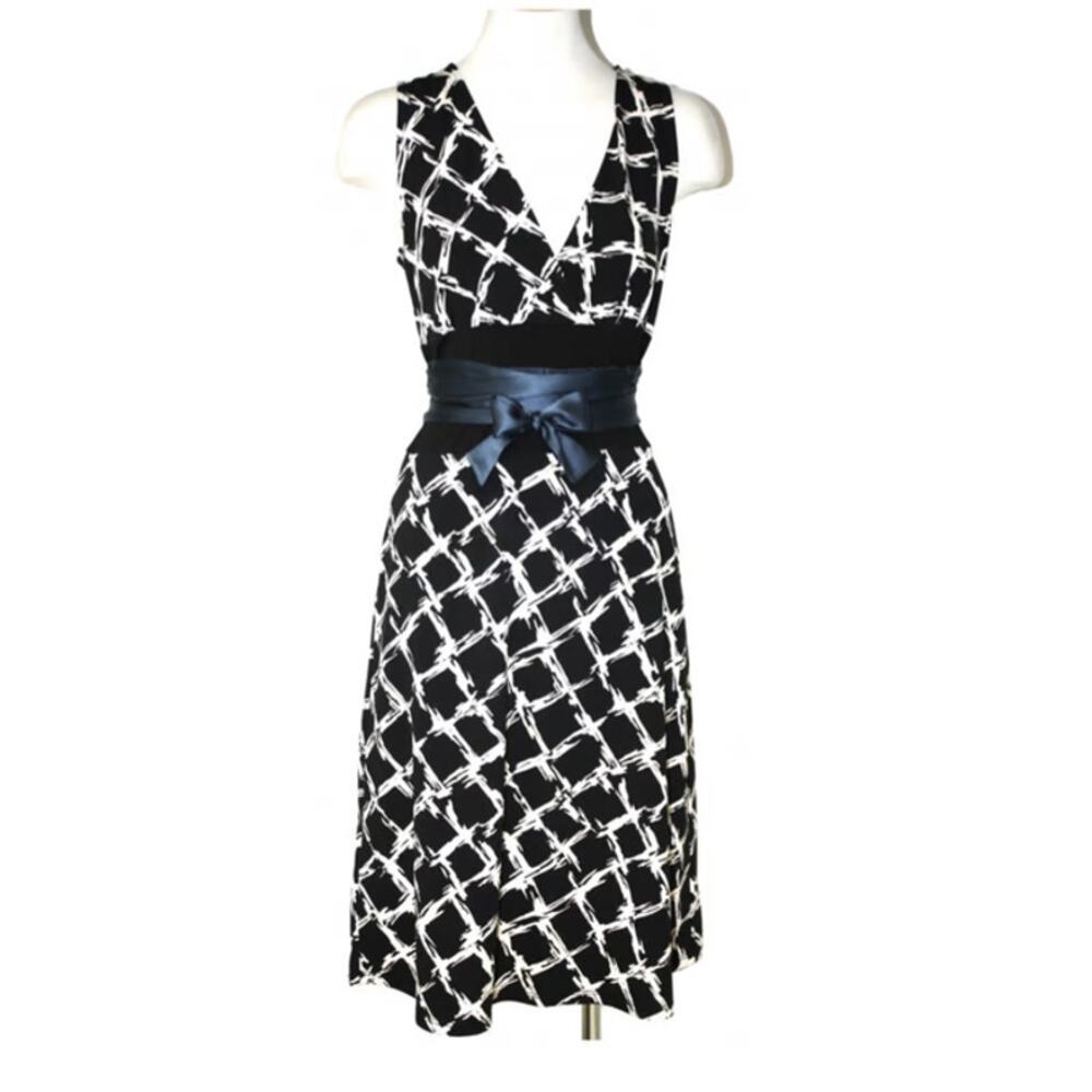 BCBG Max Azria Midi Dress Sleeveless VNeck Large Black White Blue Sash